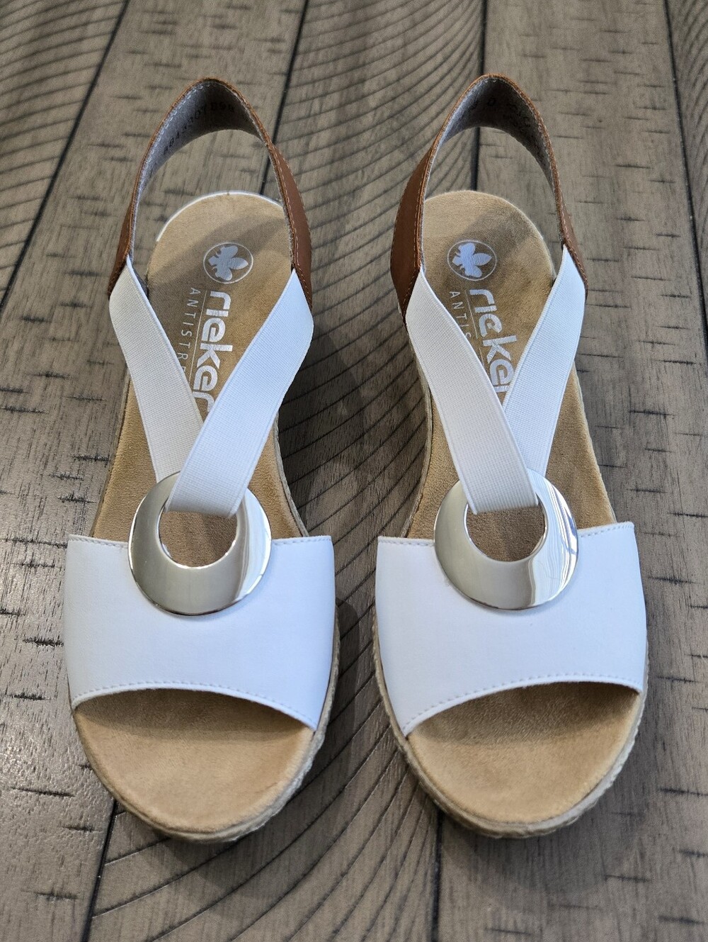 Like New Rieker White and Brown Slingback Sandals with Silver Ring